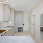Spacious & Comfy In Golden Mile *