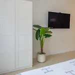 Spacious & Comfy In Golden Mile Marbella
