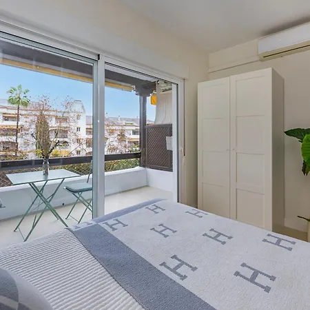 Spacious & Comfy In Golden Mile Apartment Marbella