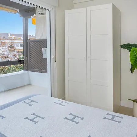 Spacious & Comfy In Golden Mile Apartment *