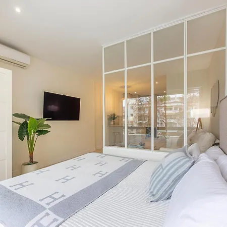 Spacious & Comfy In Golden Mile Apartment Marbella