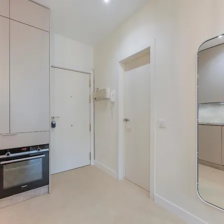 Spacious & Comfy In Golden Mile