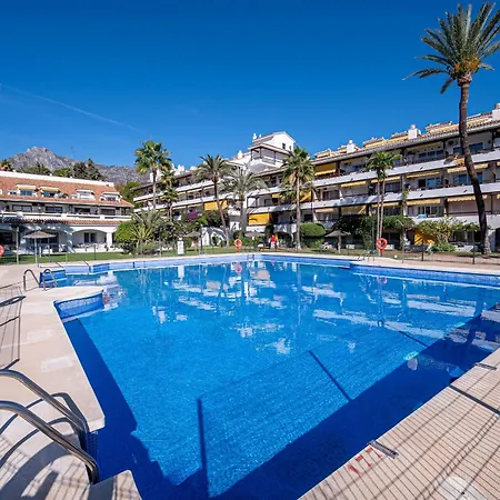 Apartment Spacious & Comfy In Golden Mile *