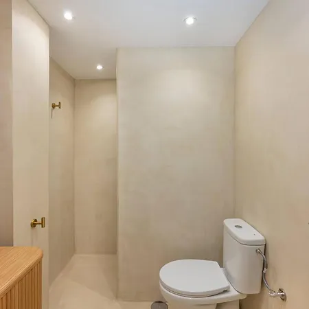 Spacious & Comfy In Golden Mile Marbella