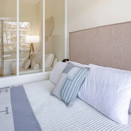 Spacious & Comfy In Golden Mile Apartament