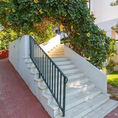 Spacious & Comfy In Golden Mile Apartament