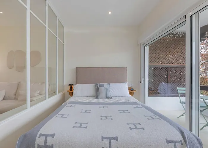 Spacious & Comfy In Golden Mile Apartment *
