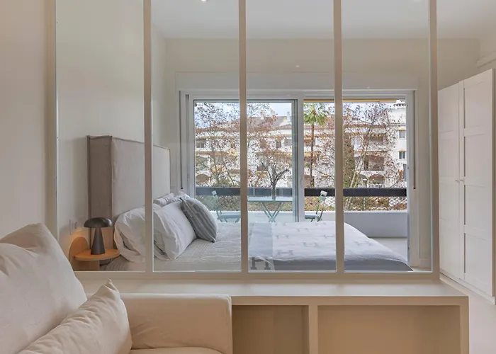 Spacious & Comfy In Golden Mile Apartment
